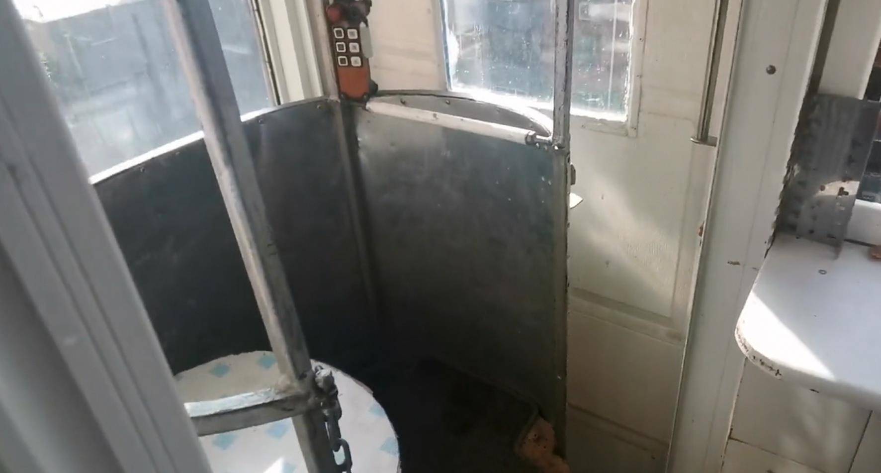 皇冠信用網代理流程
_辽宁葫芦岛一老人自制电梯上五楼皇冠信用網代理流程
，居委会：曾申请专利，目前已拆除