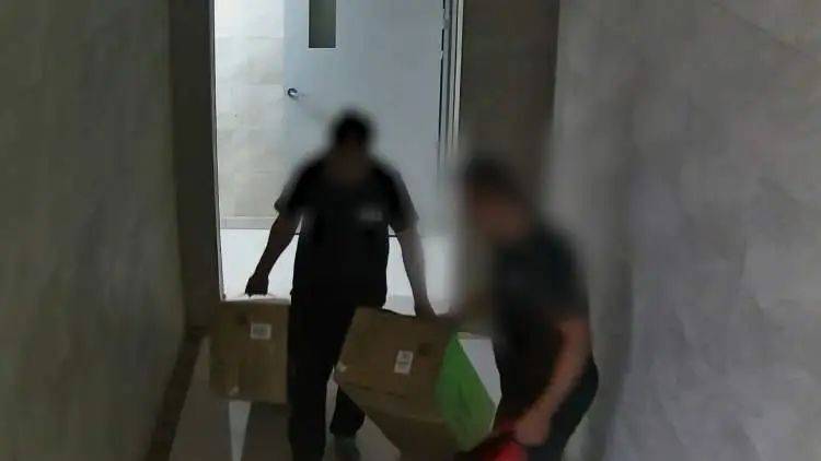 皇冠信用网去哪里弄
_男子为方便施工队装修新家皇冠信用网去哪里弄
，将钥匙放楼道消防栓内，致刚买的家电全部不翼而飞！