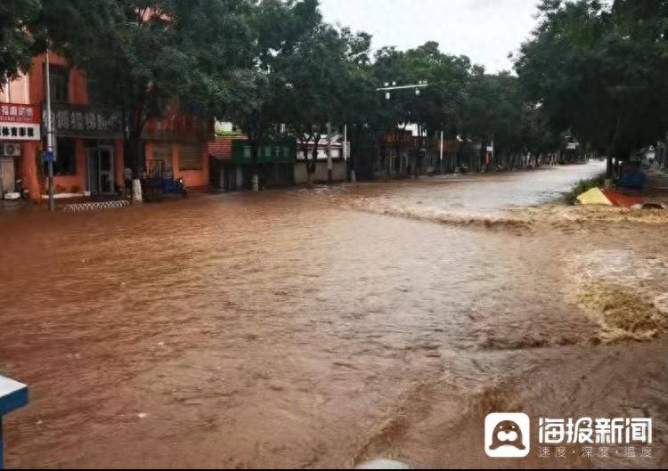 皇冠信用網会员注册网址
_因强降雨天气 河北兴隆县街道积水严重 居民：水位最高时没过护城河