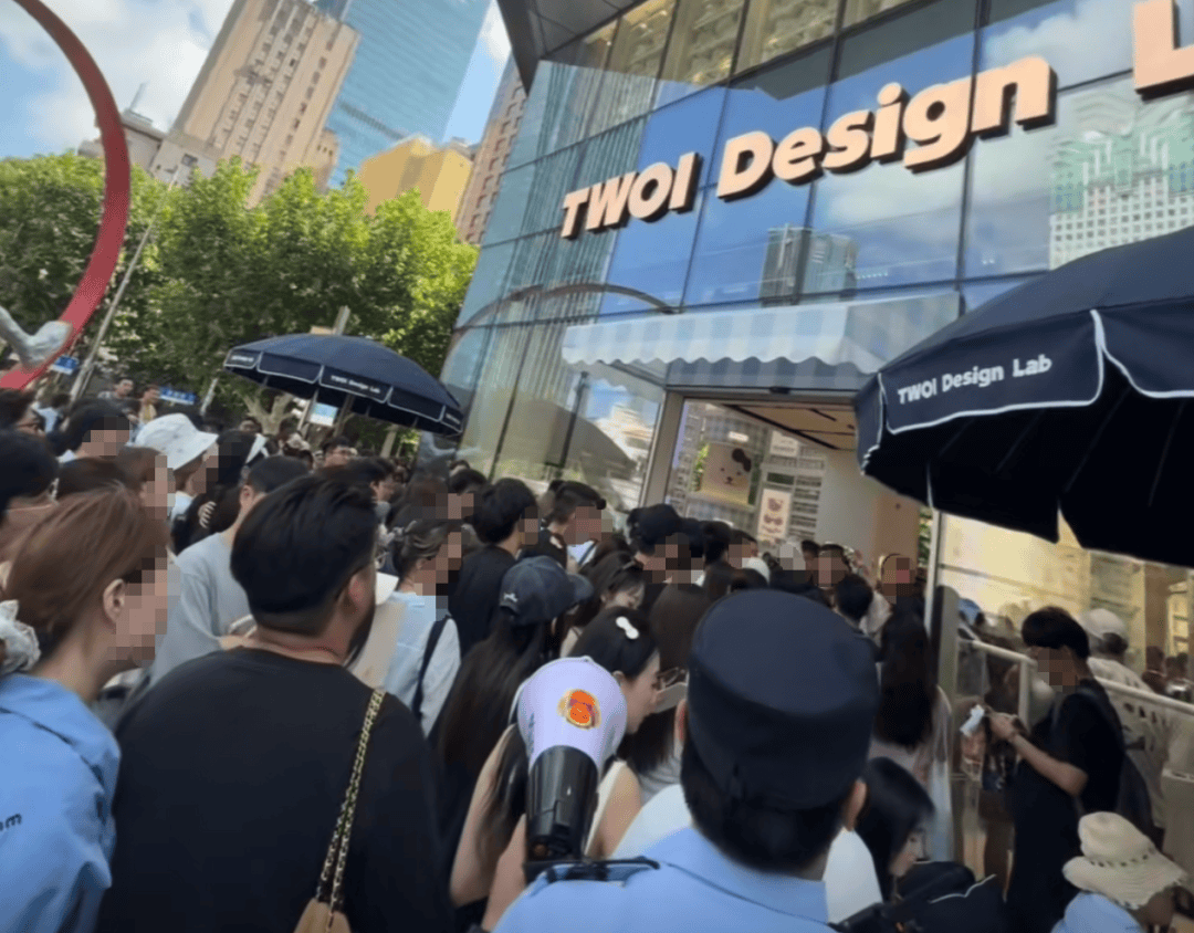 挪威女子超级联赛_开业第一天就闭店！人多到崩溃挪威女子超级联赛，排队超8小时，品牌道歉，补偿方案公布！