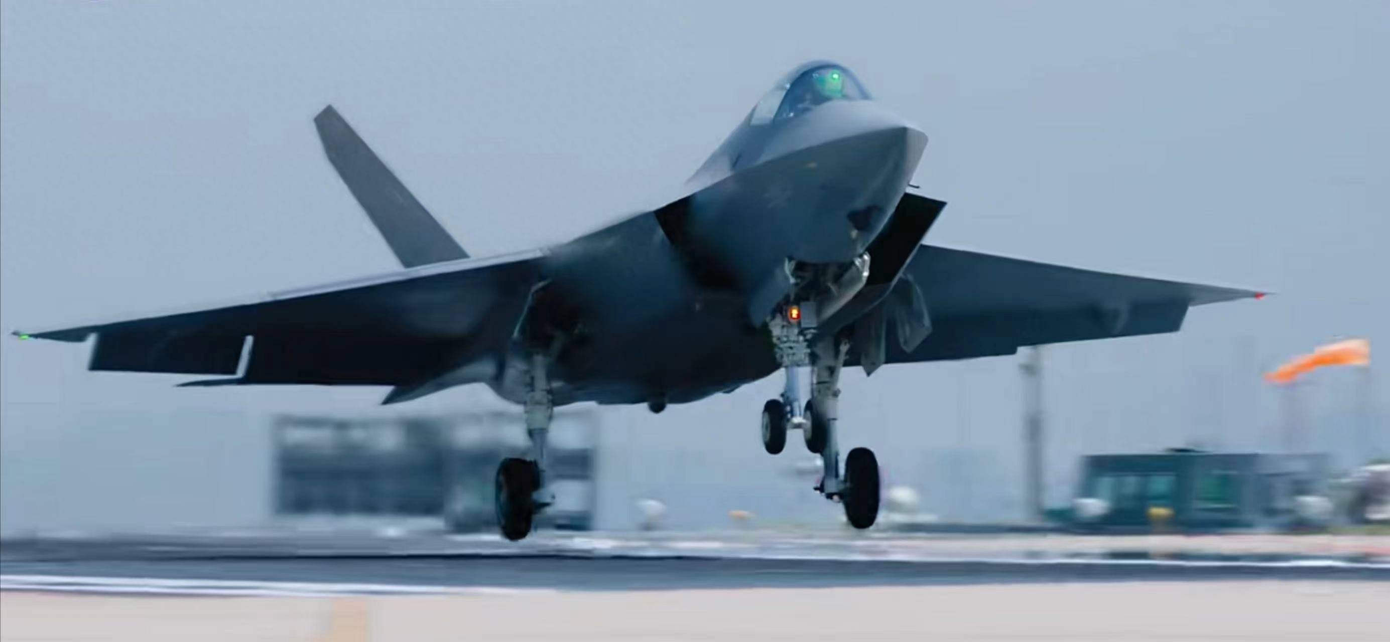 保德比斯基vs胡特尼克_震撼消息!歼 - 35 攻克难关保德比斯基vs胡特尼克,成功解锁辽宁舰滑跃起飞