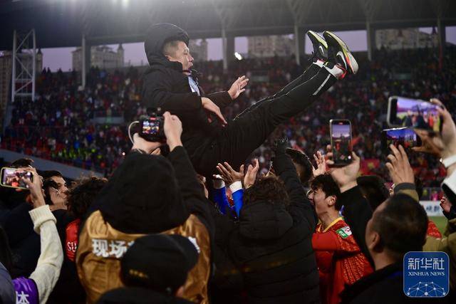 皇冠信用網怎么租
_中甲：辽宁铁人队冲超成功