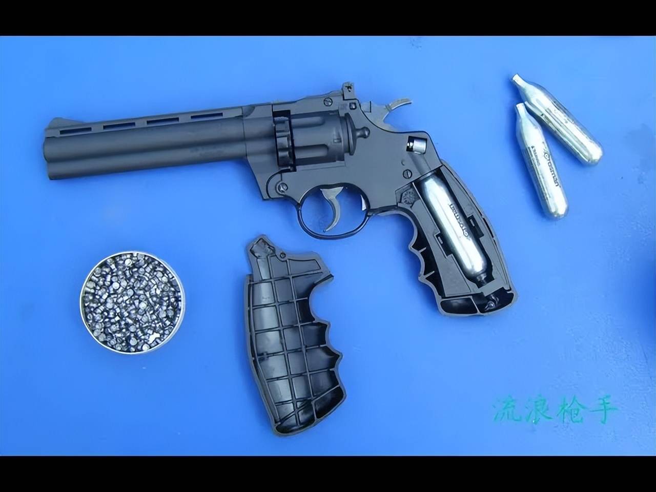 皇冠信用网代理
_头部中弹！近日安徽18岁男孩深夜遭遇枪击皇冠信用网代理
，枪是从哪来的？