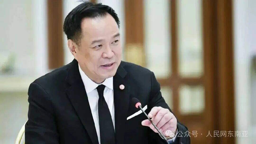 皇冠信用网代理注册
_泰国总理阿努廷随国王访华期间接到特朗普来电